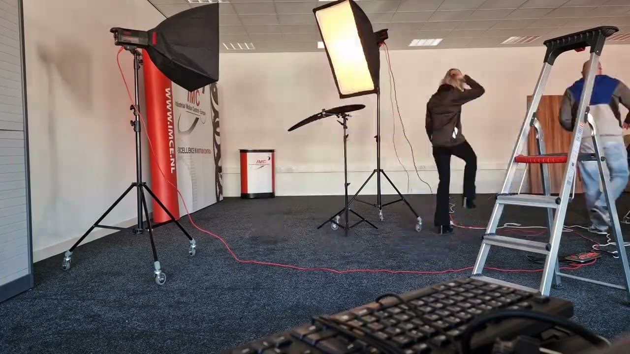 Stilstaand beeld uit de video van de bedrijfsreportage bij IMC in Ede